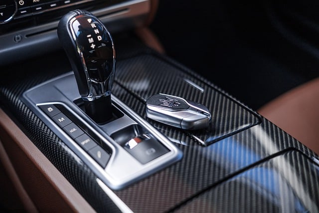 como dirigir um carro automático