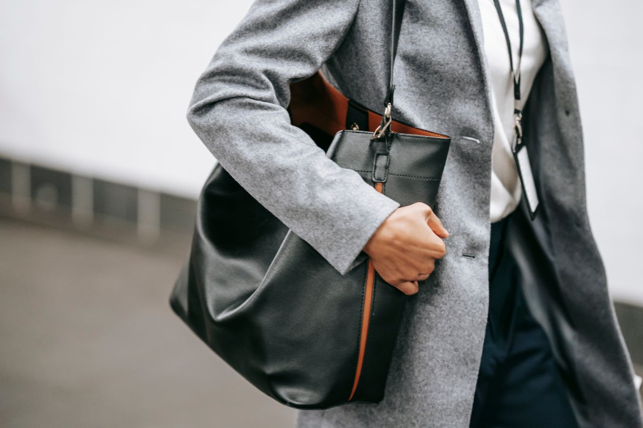 Bolsas de couro para trabalho: como escolher elegância e funcionalidade
